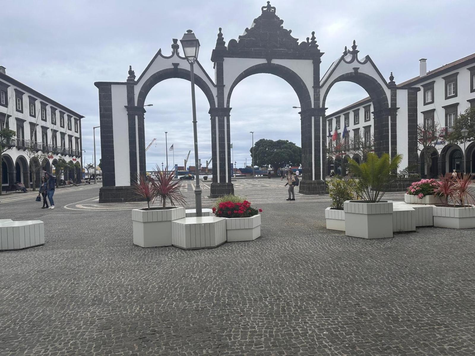 Azor International Apartment II Ponta Delgada Exteriör bild